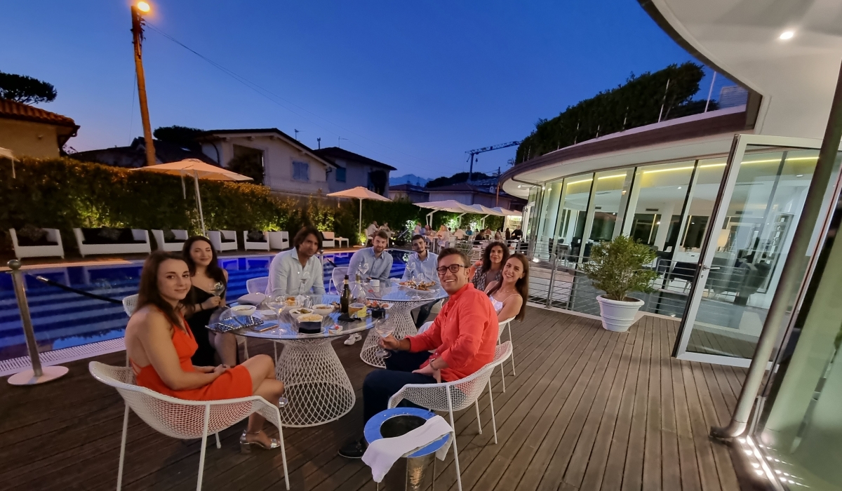 Il team Match People a cena a Forte dei Marmi, estate 2022